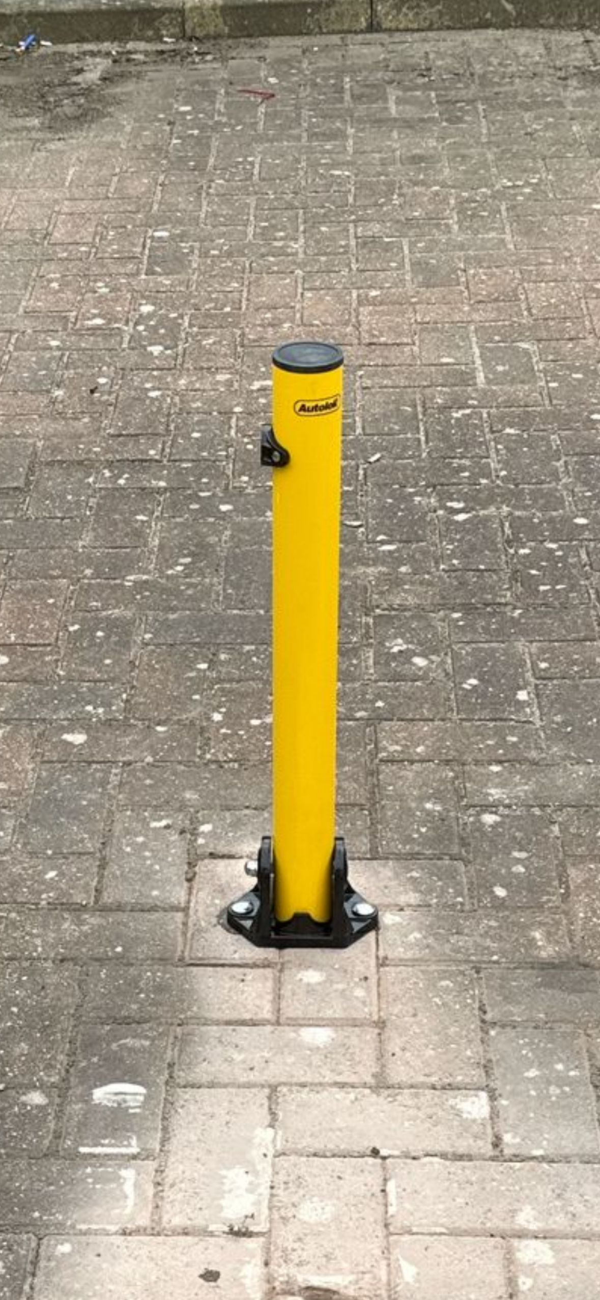 KYP Fold down bollard