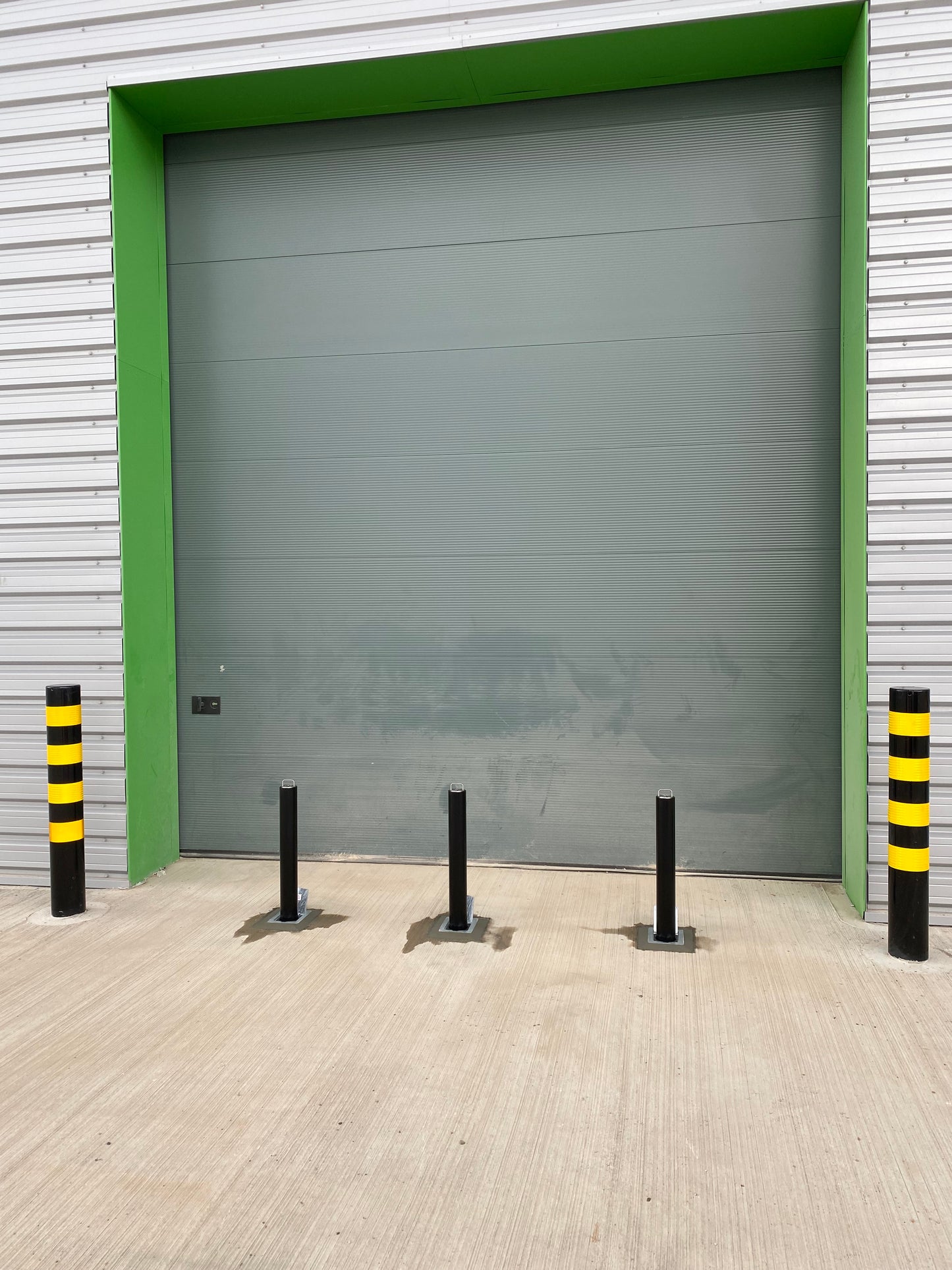 R5 Manual Telescopic Security Post