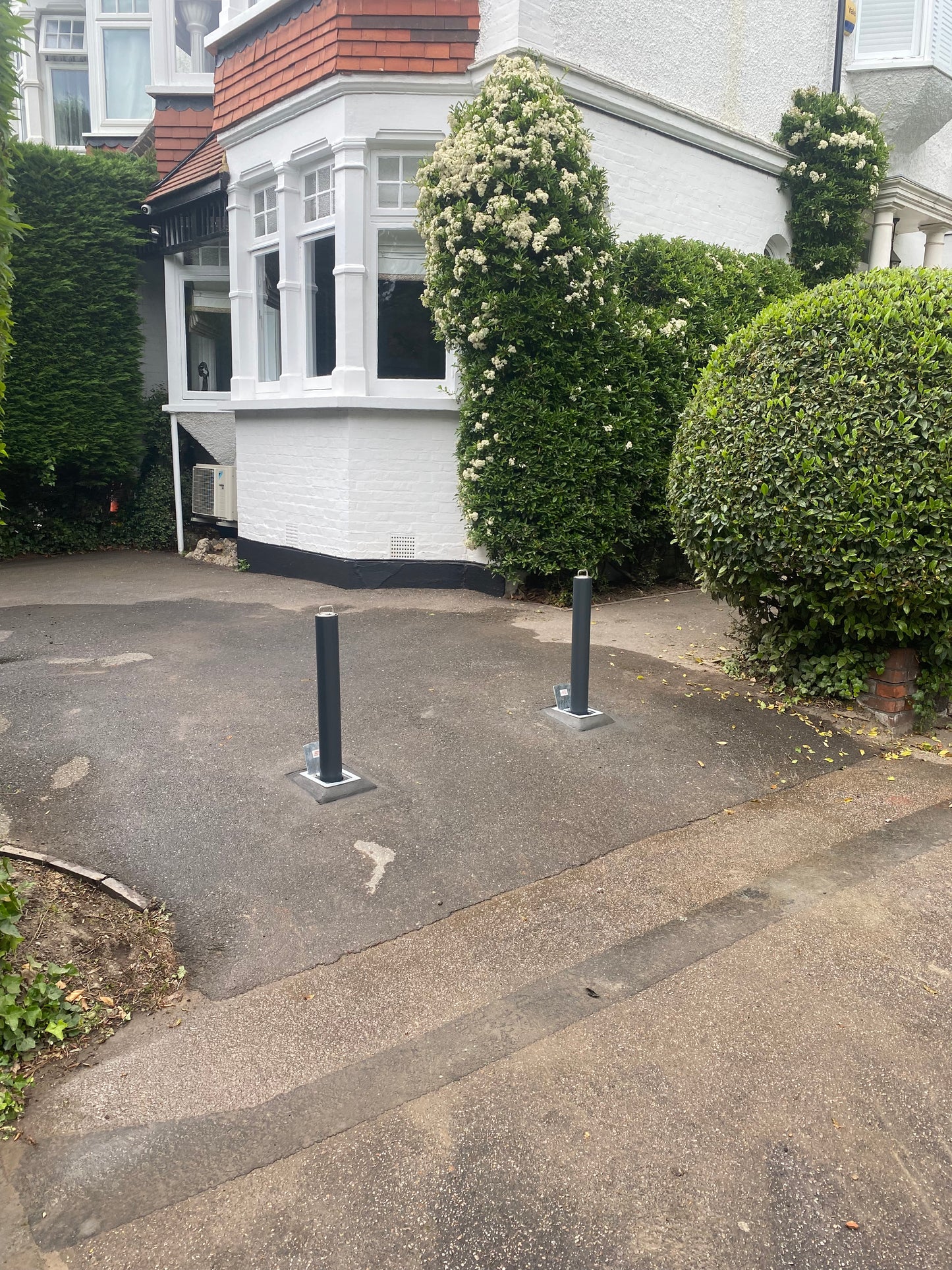 R5 Manual Telescopic Security Post