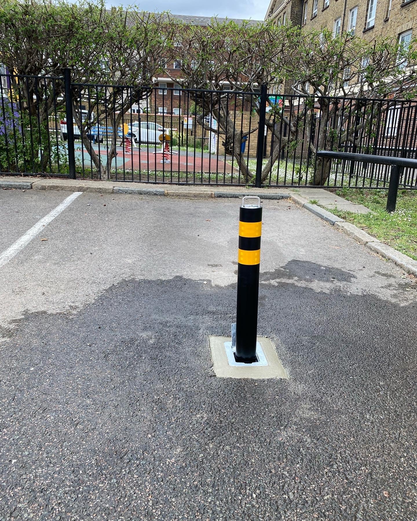 D4 Domestic Telescopic Security Post