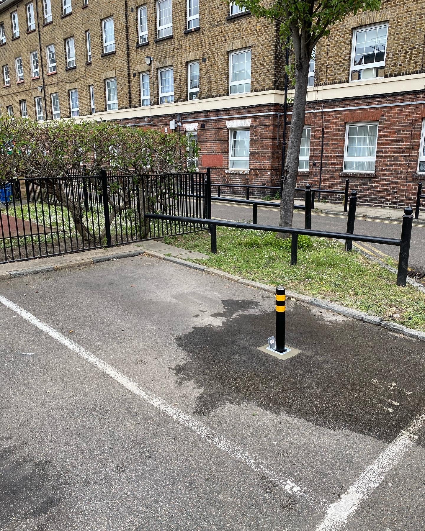 D4 Domestic Telescopic Security Post